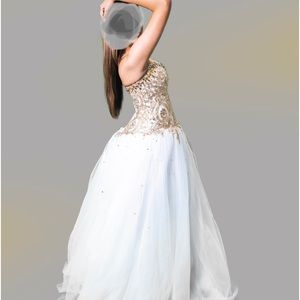 Wedding/Prom/Quince Dress. Size 4. Only worn for photos